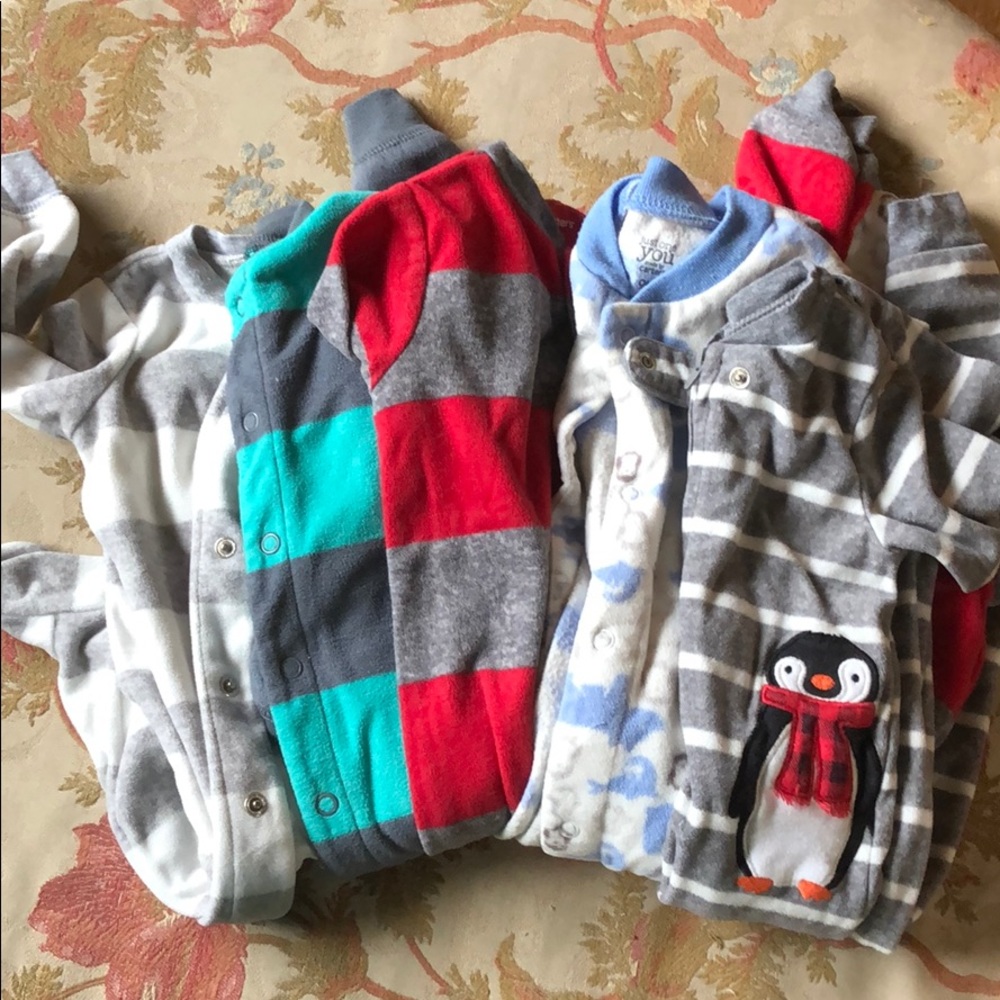 5 fleece Carters footsie sleepers
